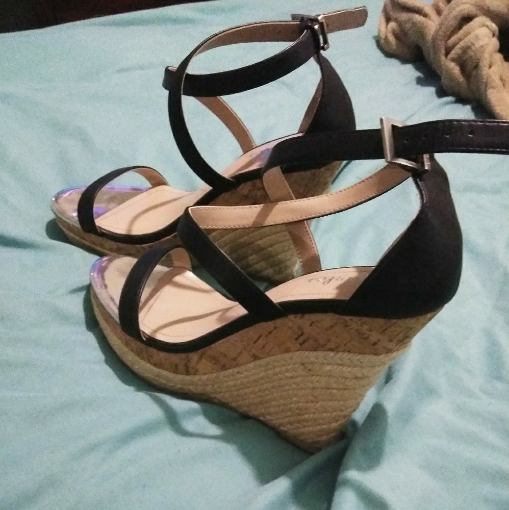 Size 6 1/2 Charles David wedge shoes
